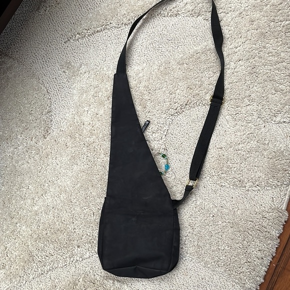 Over-the-shoulder crossbody purse. VINTAGE!​ - Picture 2 of 4